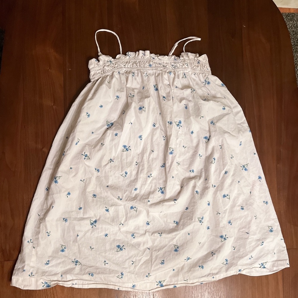 Very cute spring H&M dress with vintage jeans! VERY Mamma Mia core! 🤍💙